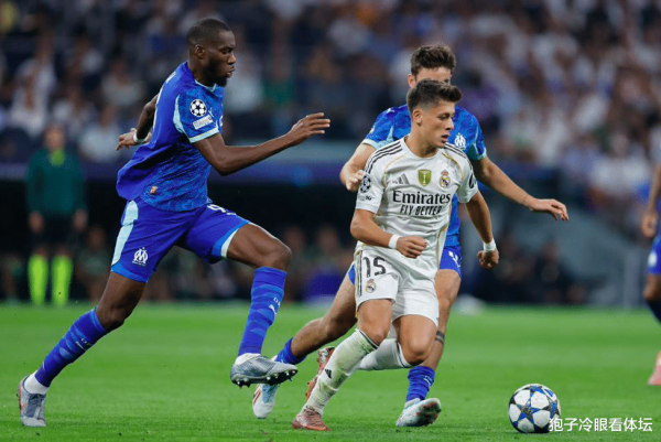 领牛策略 0-1到2-1! 神锋点球双响 对轰43脚 14亿豪门10打11欧冠惊险开门红